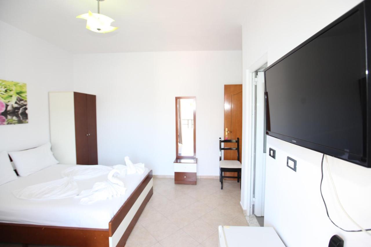 Hotel Real Sarandë Exterior foto